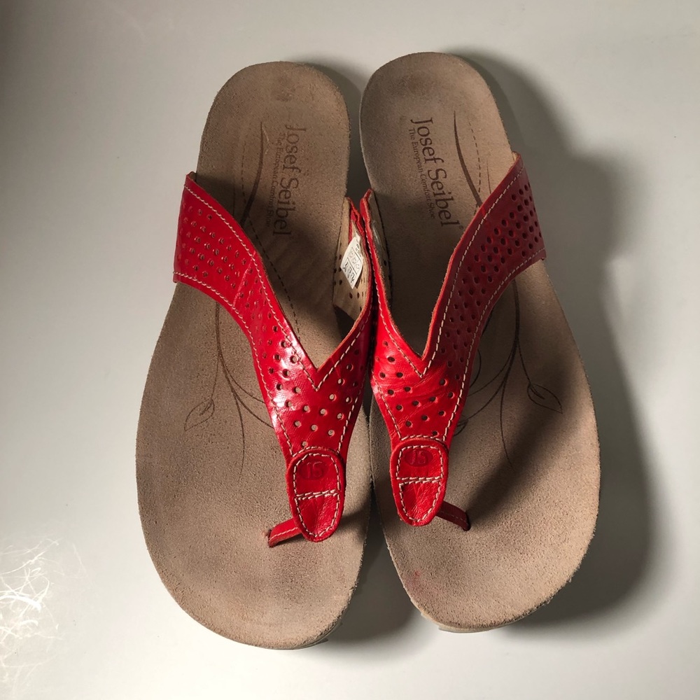 Josef Seibel cork sandals. Red.